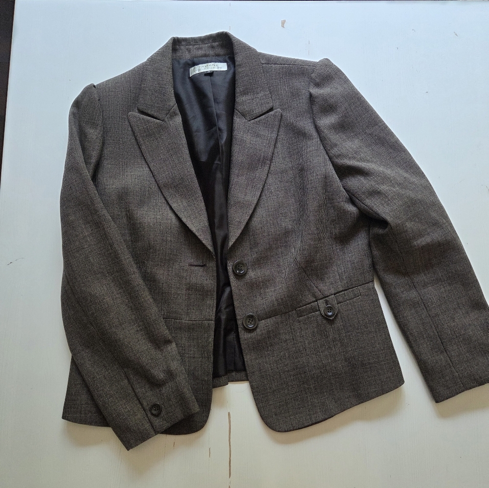 Tahari brown plaid jacket